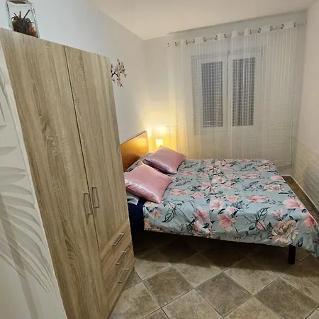 Eliana Apartament *
