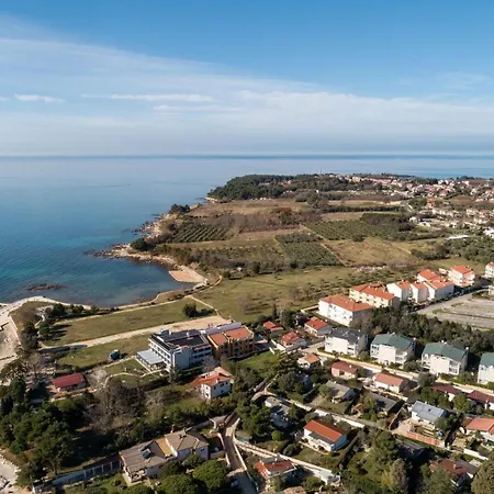 Eliana Apartament *